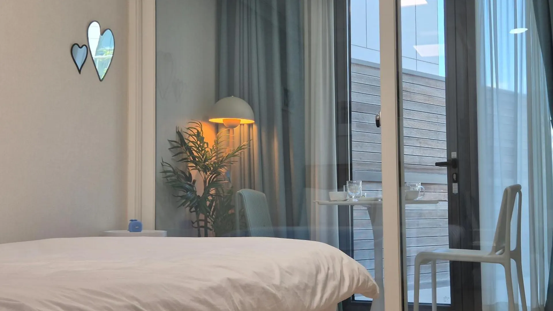 Rest, Sofa Bed City View Bidet Water Purifier In The Heart Of Seoul Aparthotel