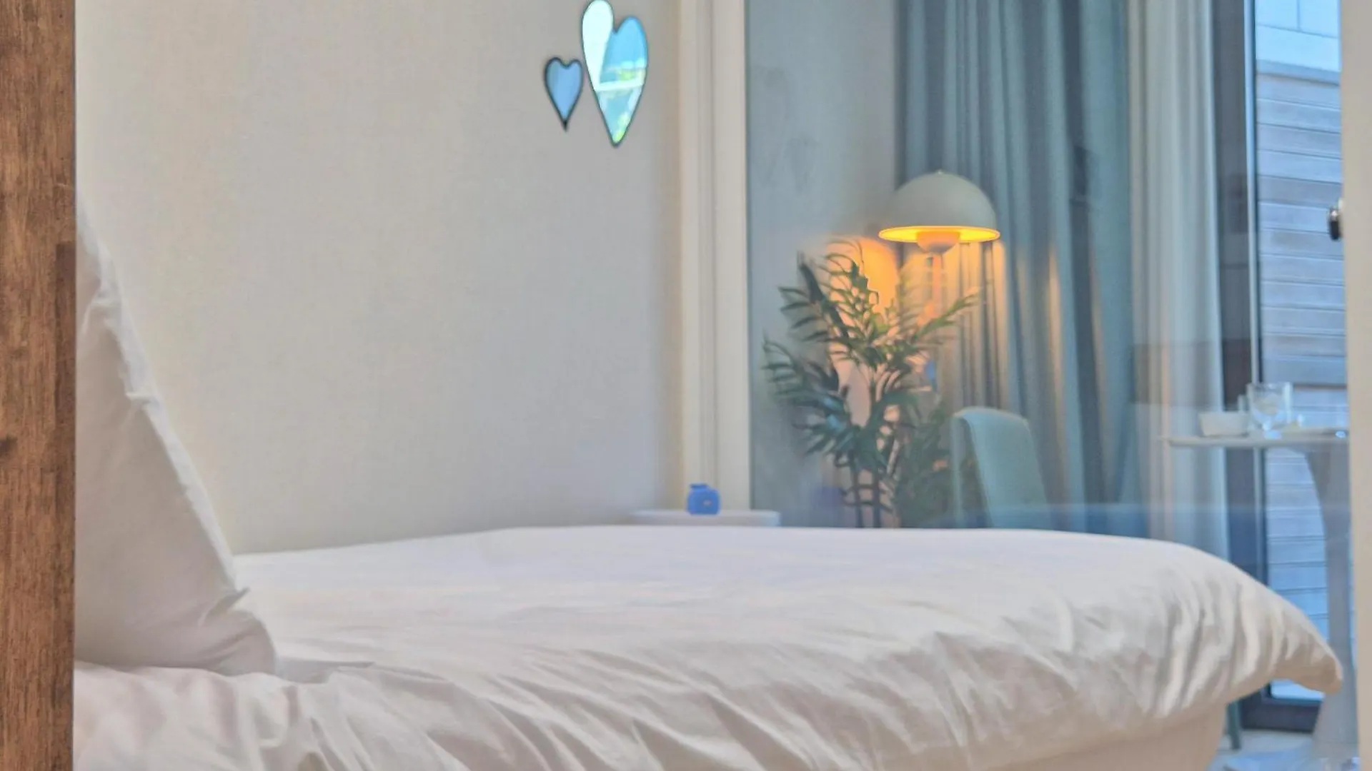 Rest, Sofa Bed City View Bidet Water Purifier In The Heart Of Seoul Aparthotel