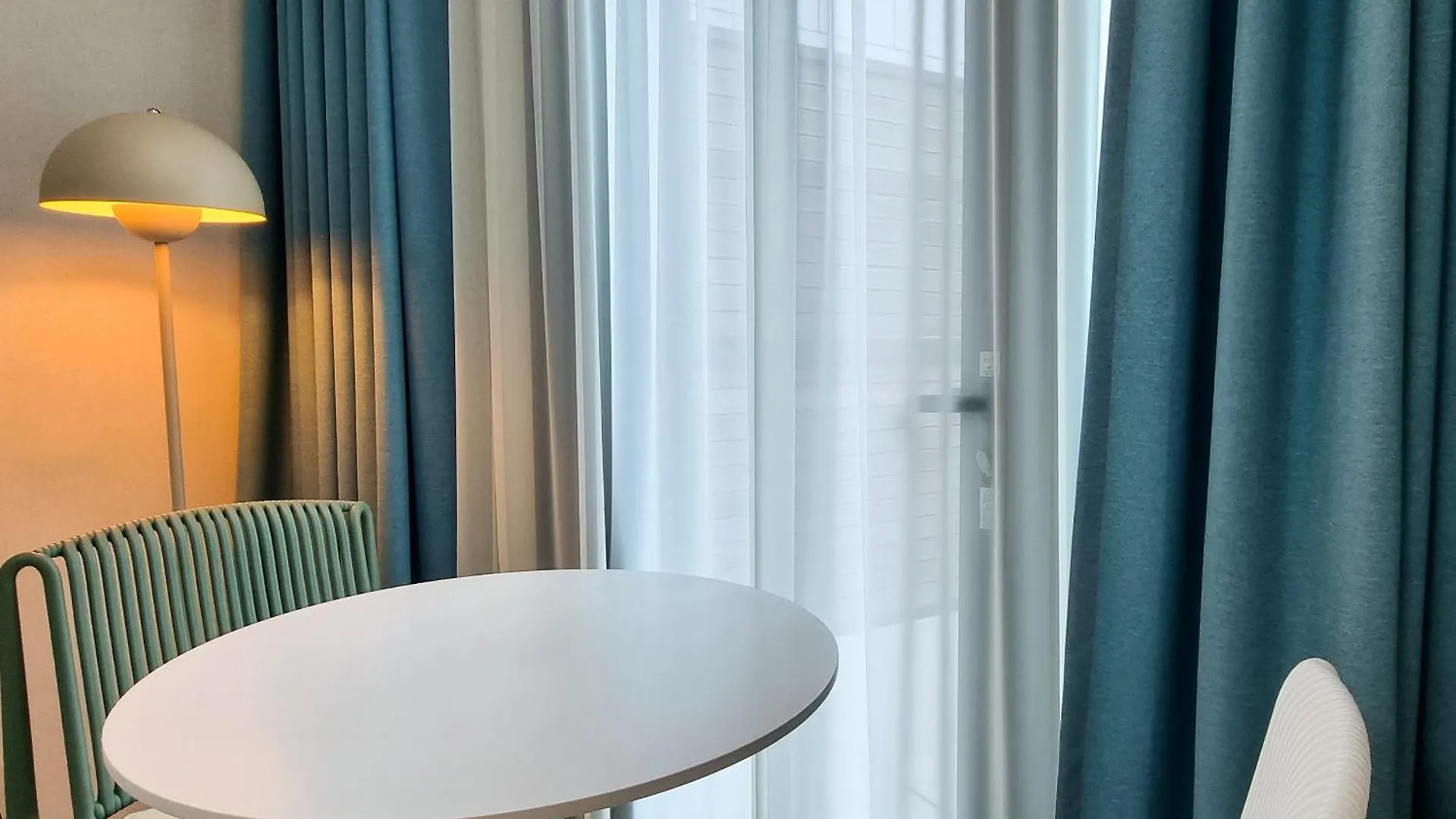 Rest, Sofa Bed City View Bidet Water Purifier In The Heart Of Seoul Aparthotel